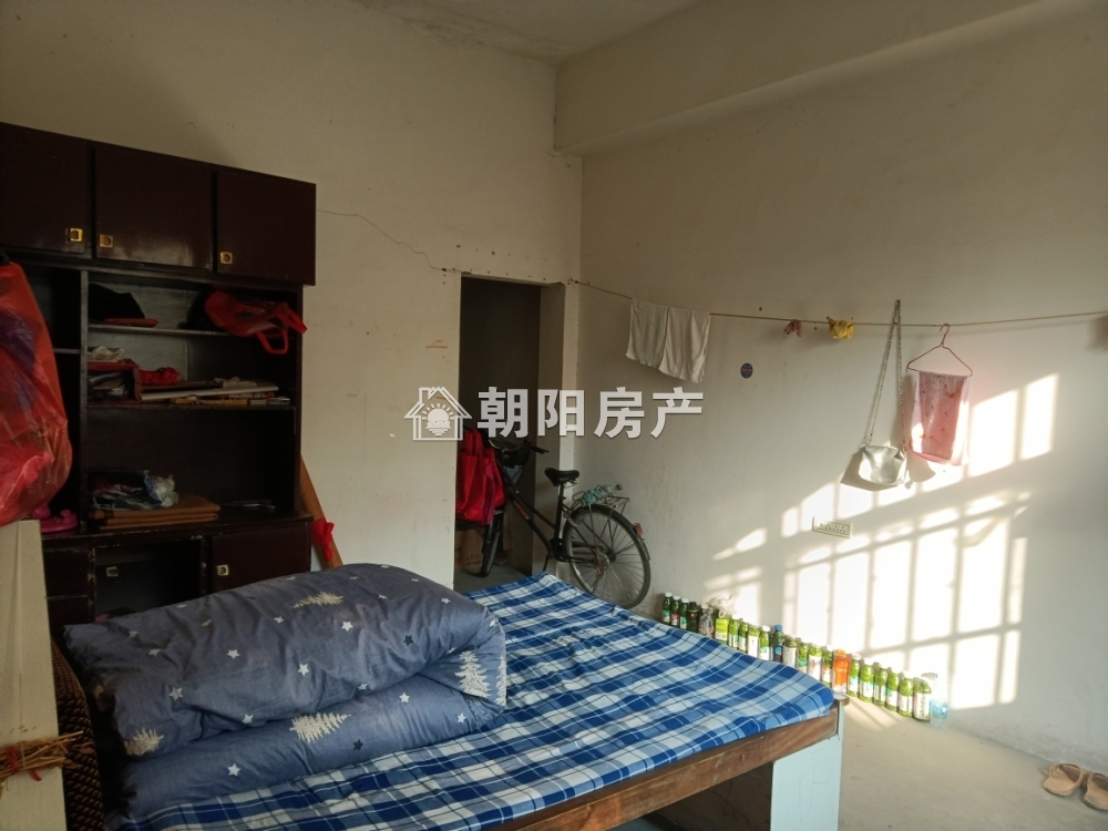 西街防疫站对面 71平 南向两居 毛坯 独家房源 交通便利