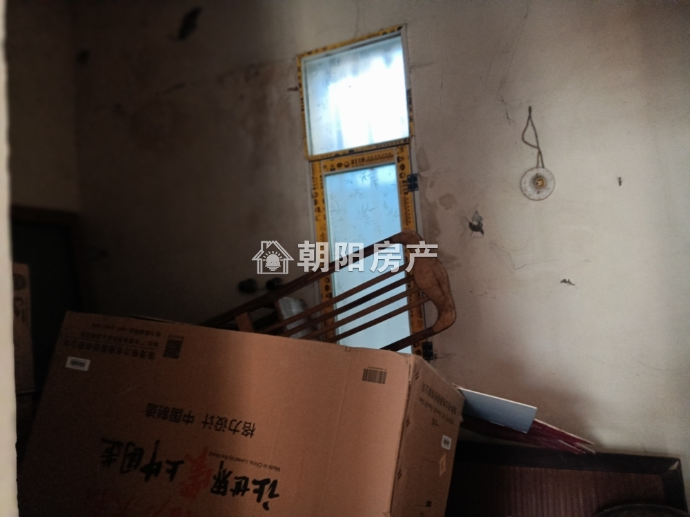西街防疫站对面 71平 南向两居 毛坯 独家房源 交通便利