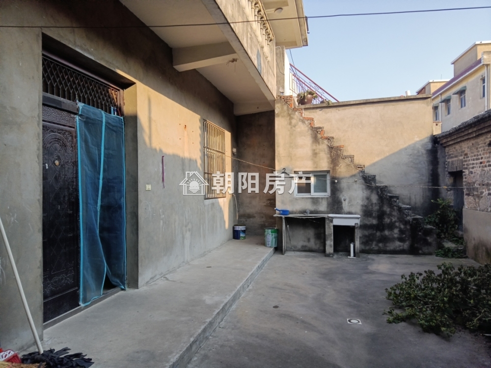 西街防疫站对面 71平 南向两居 毛坯 独家房源 交通便利