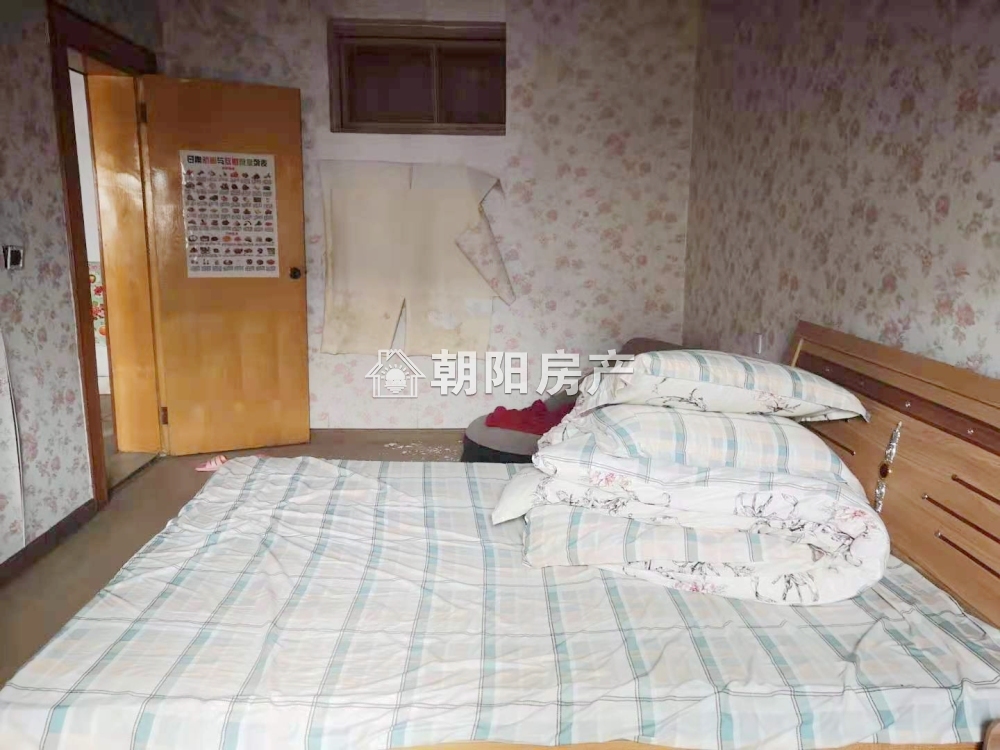 石油公司家属楼 70平 南向三室一厅 满两年 学区房 免税
