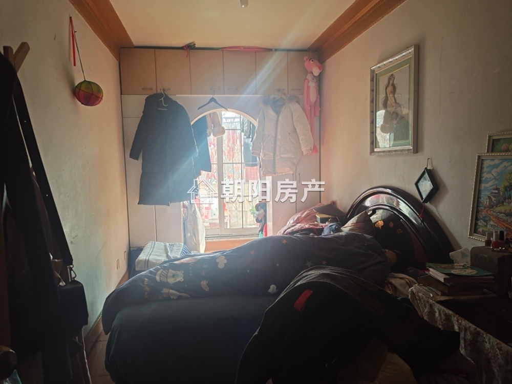 田一幼综合楼 82平 南向三居 满两年 交通便利