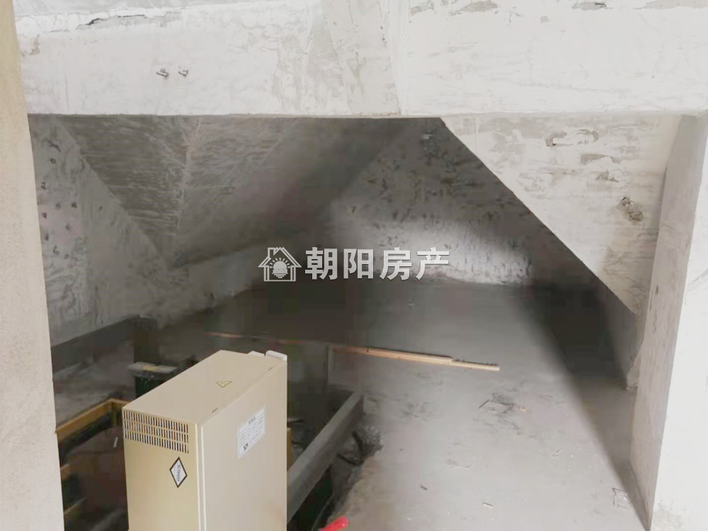 嶺秀山南 359平 纯别墅五室四卫 满两年 英式建筑 随时看房