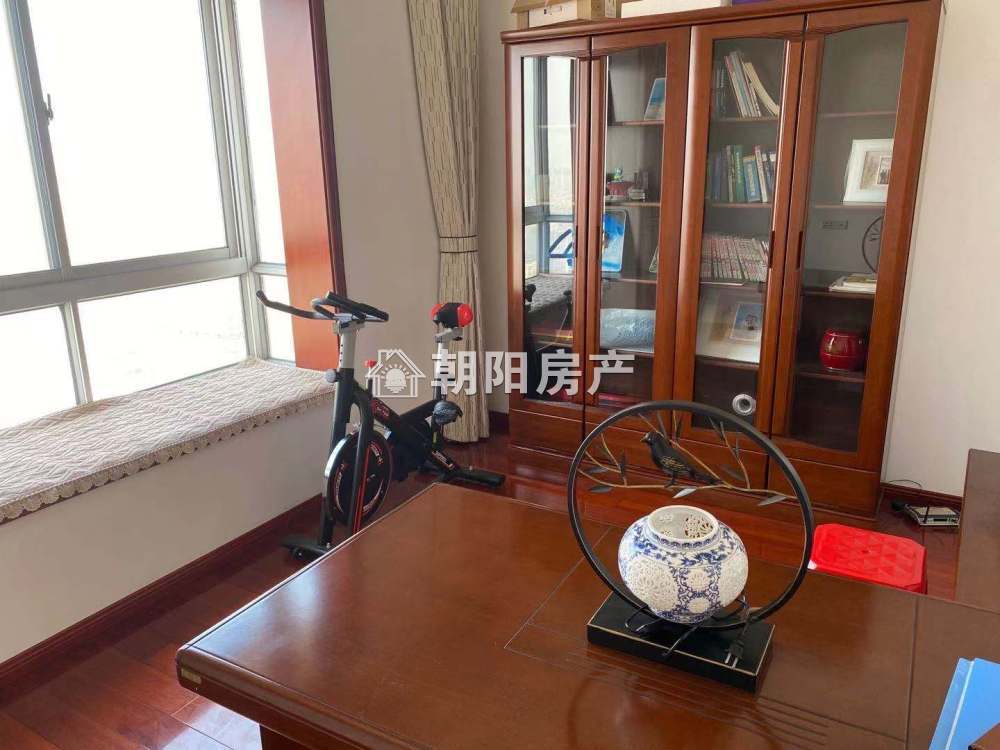 双子星座 115平 南向三室二厅 精装高楼层 交通便利
