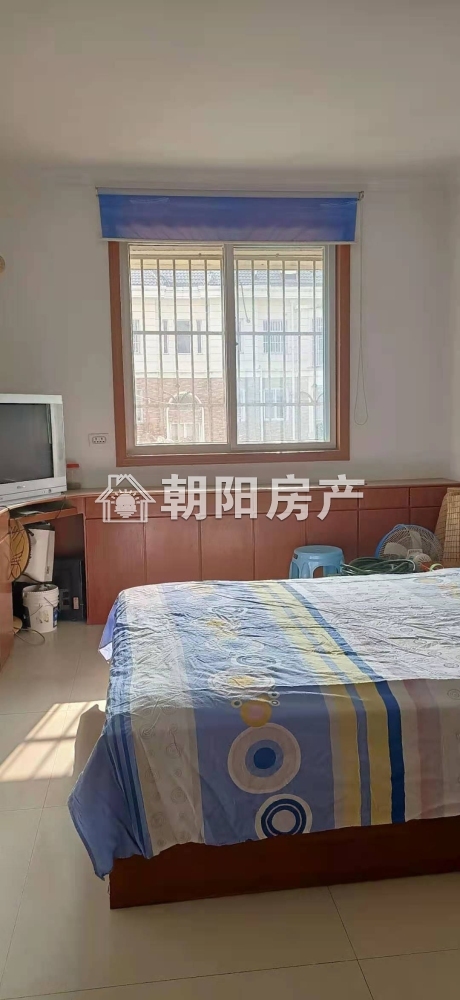 凤凰花园 141平 南向精装三室 学区房 交通便利