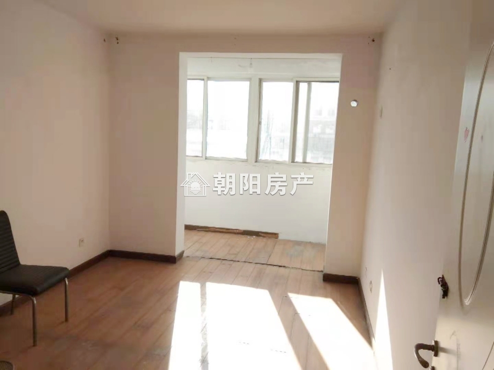 商贸文化广场 152平 南向大三居 学区房 满两年