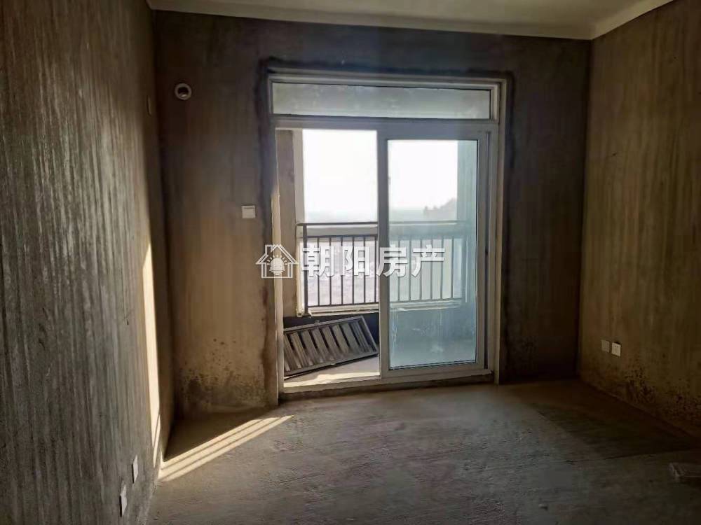 英伦联邦 95平 南向三居 高楼层采光好 免税随时看房