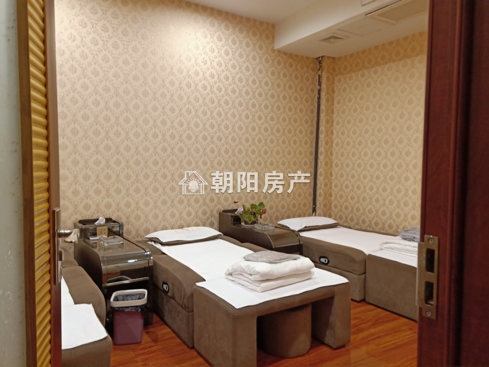 颐园豪景福苑 1580平 底层商铺 优质地段 人流密集