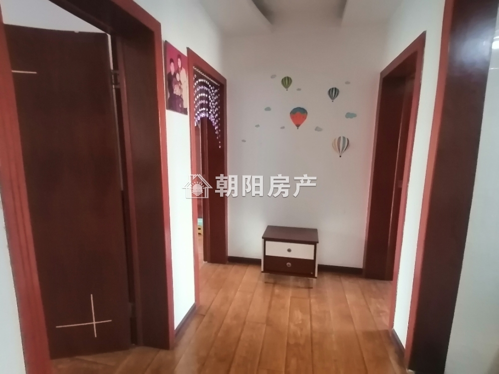 新光花园 139平 南向三室二厅 精装 满两年 学区房