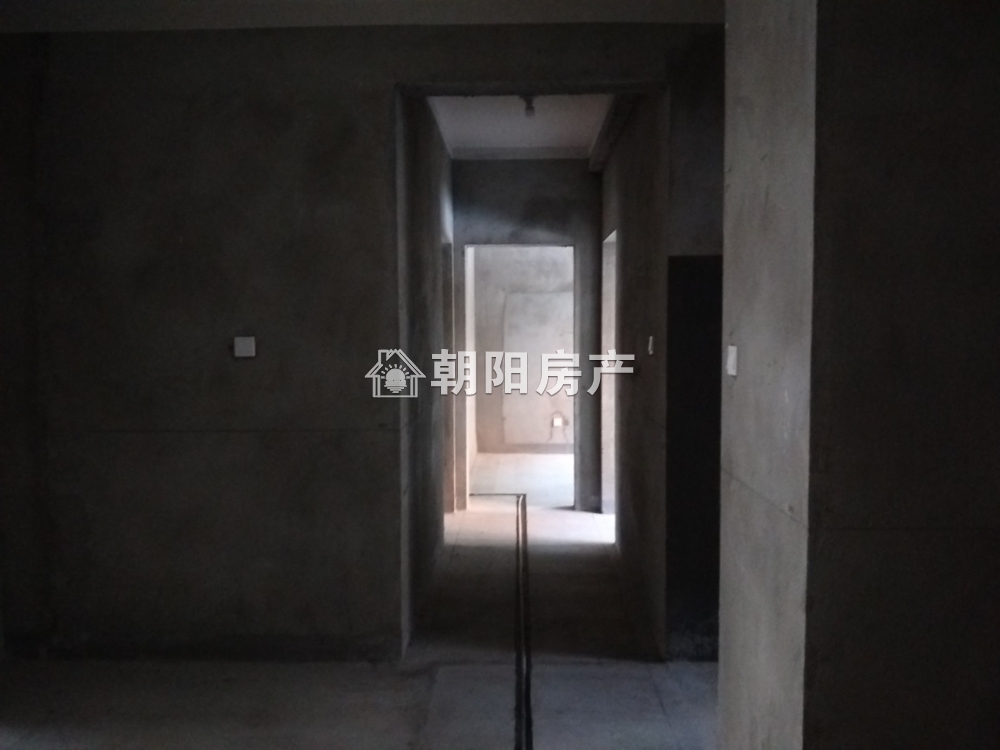 南山里四室两厅毛坯洋房吉房出售