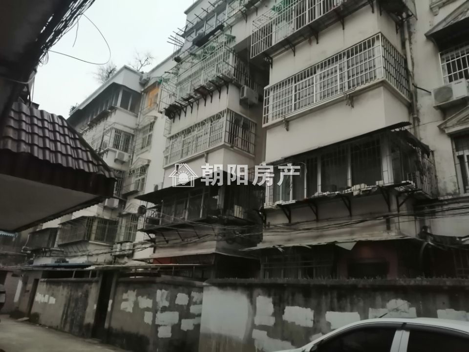 市政管理处大院 140平 南向大三居 学区房 满两年 采光好