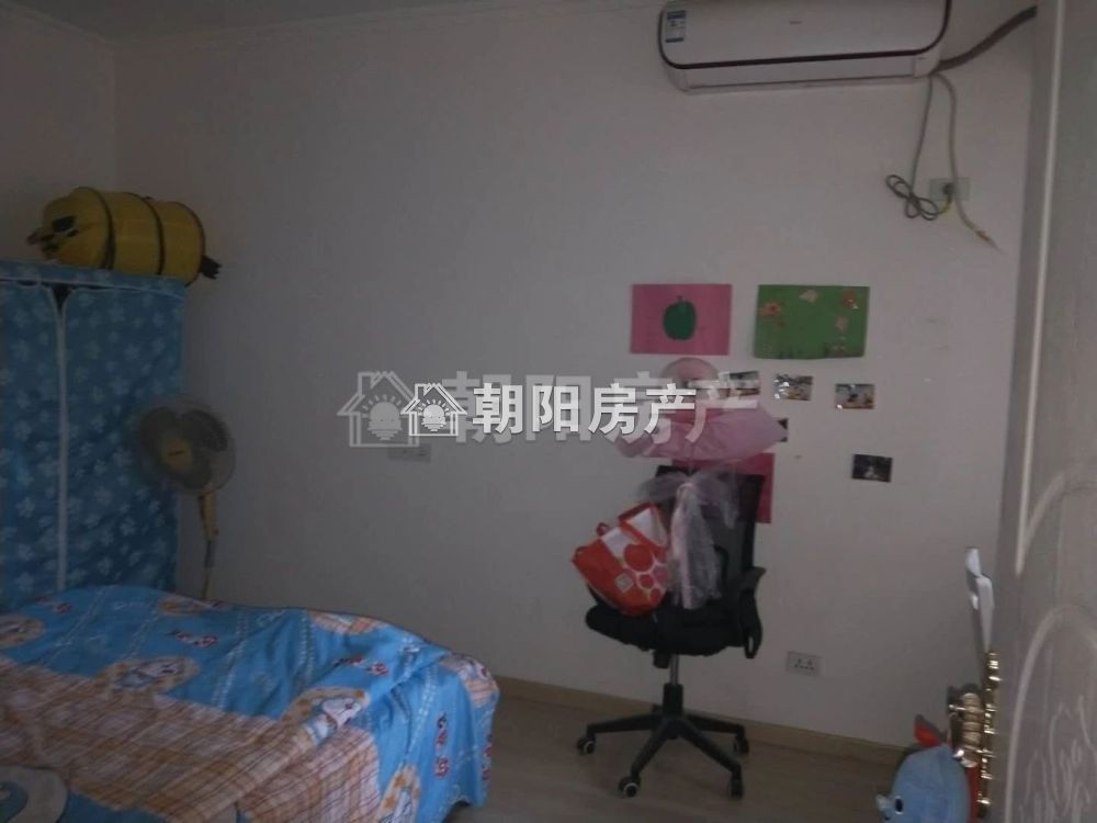 皇冠花园 99平 南向三室 满两年 学区房 交通便利