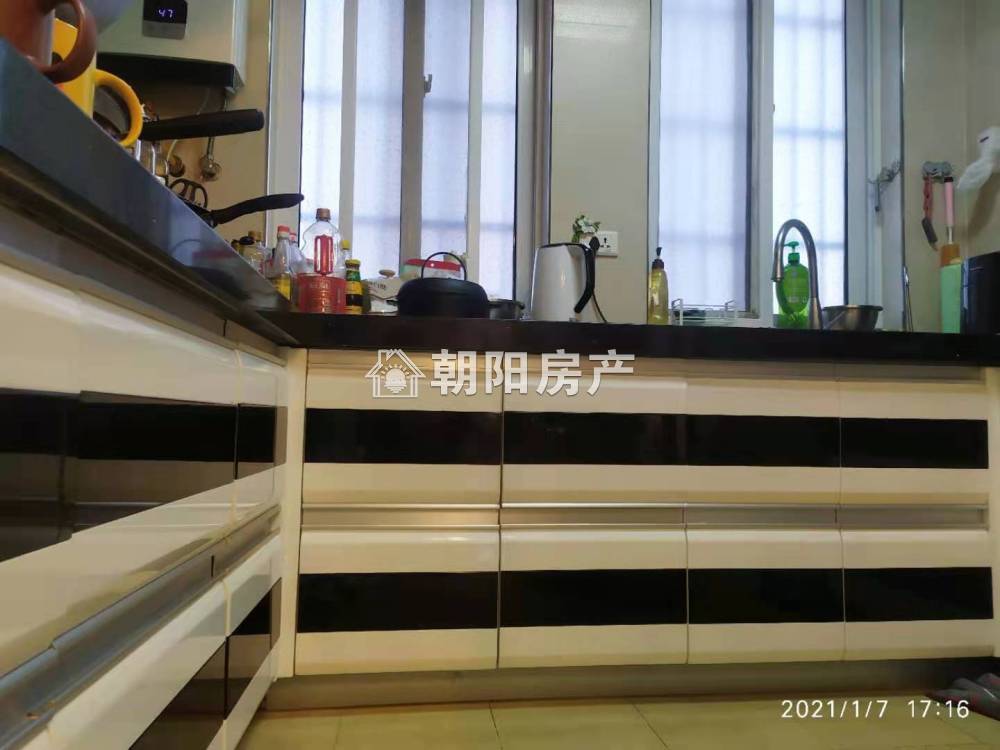 金地国际城A区 131平 南向豪装三室 满五唯一 随时看房