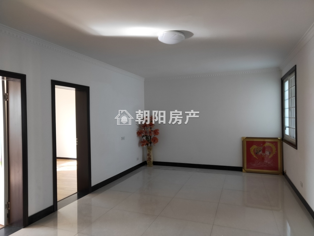 海达花园 131平 朝南三室精装 2131元/平 交通便利 学区房