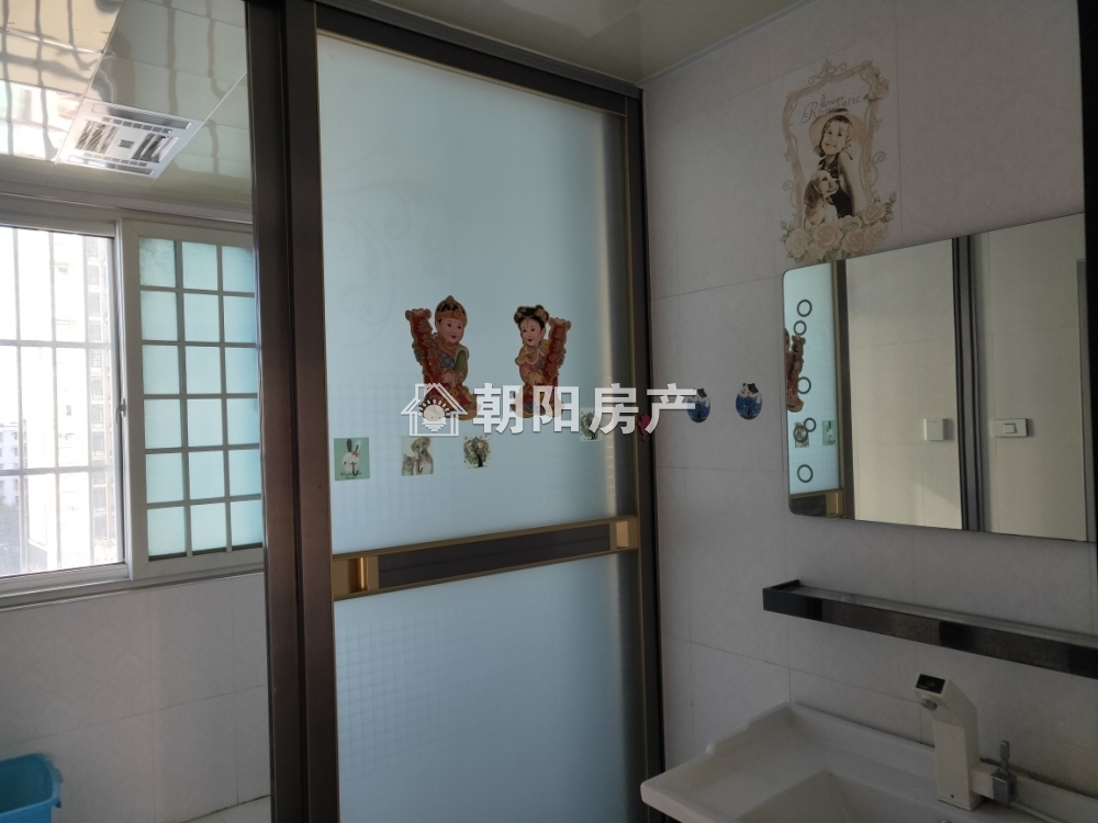 海达花园 131平 朝南三室精装 2131元/平 交通便利 学区房