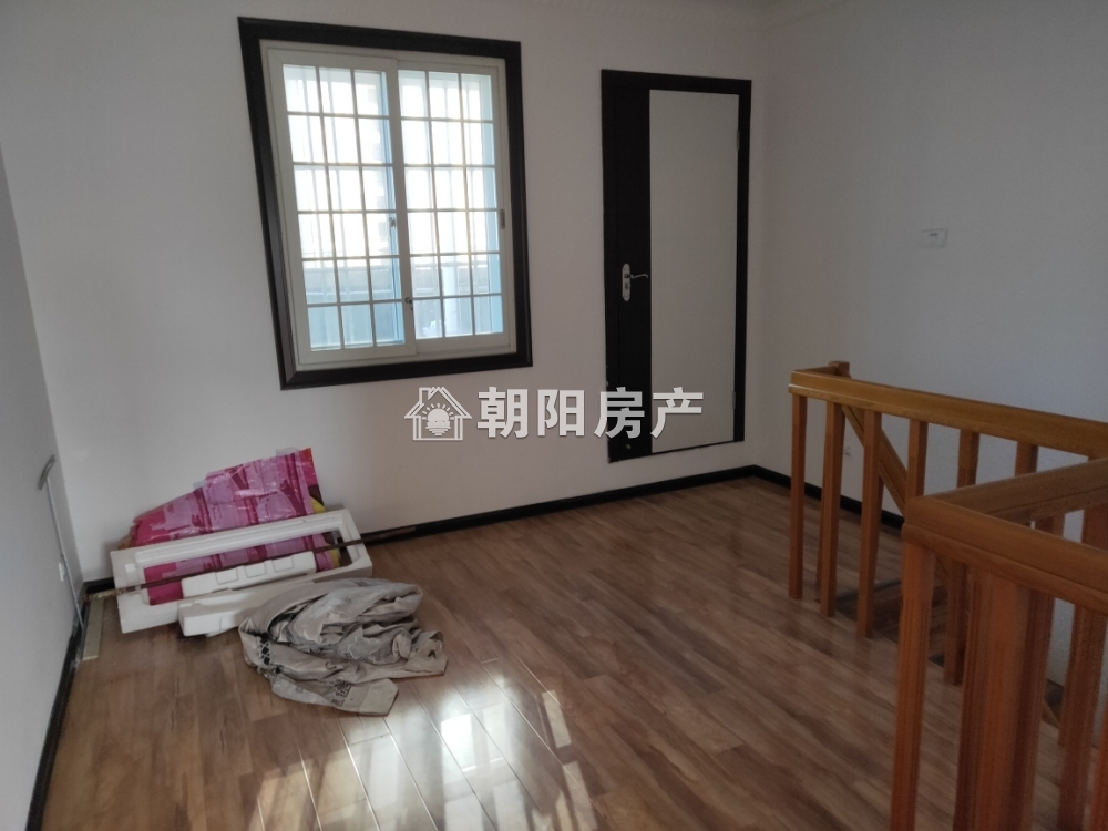 海达花园 131平 朝南三室精装 2131元/平 交通便利 学区房