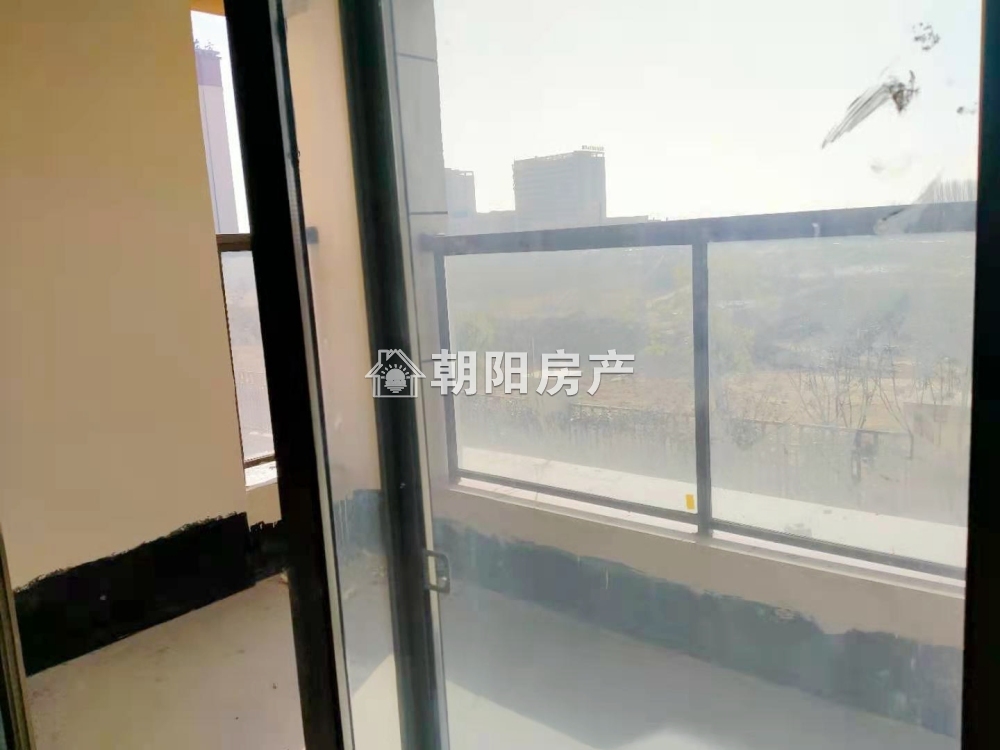 东方蓝海 135平 南向三室洋房 交通便利 学区房