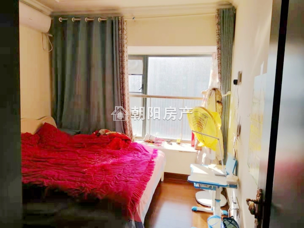 恒大绿洲 102平 精装南向三居 满两年 采光好