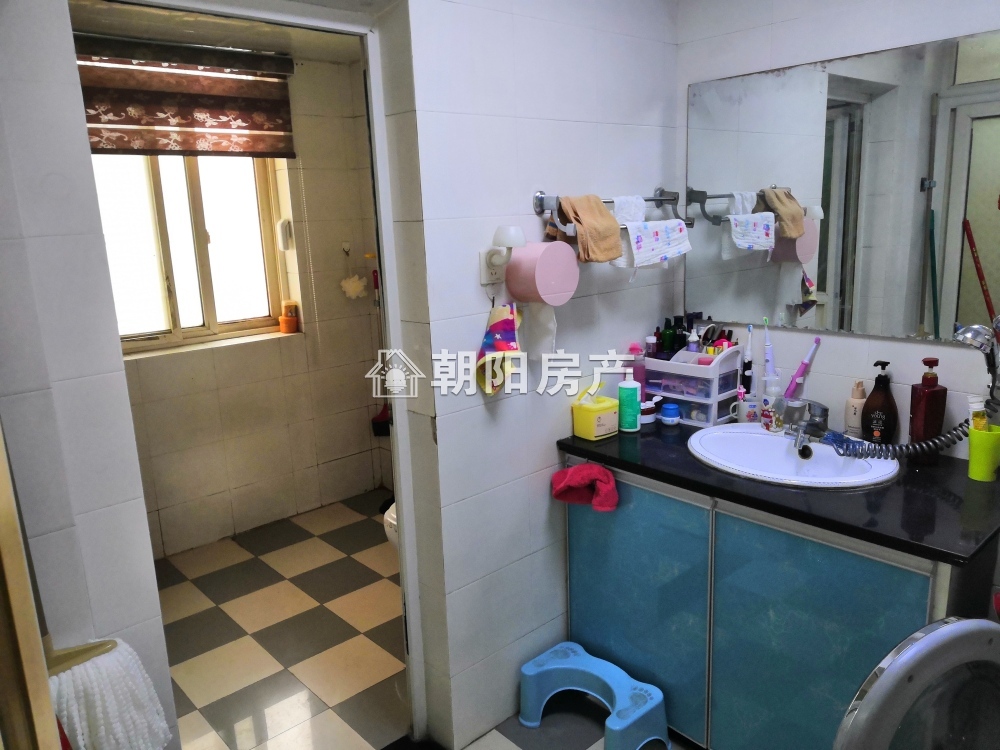 华声苑 126平 南向三室二厅 交通便利 中装好房
