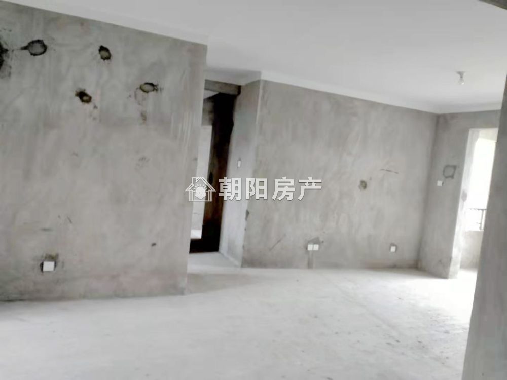 东昌庭院 120平 南向四室毛坯 学区房 交通便利