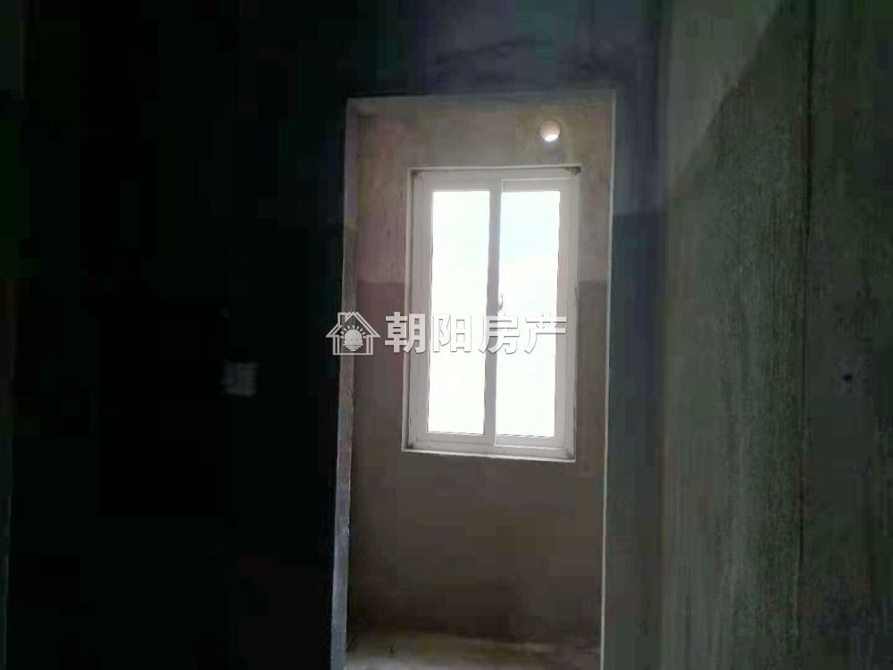 东昌庭院 120平 南向四室毛坯 学区房 交通便利