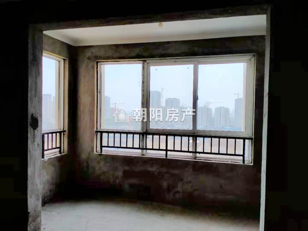 东昌庭院 120平 南向四室毛坯 学区房 交通便利