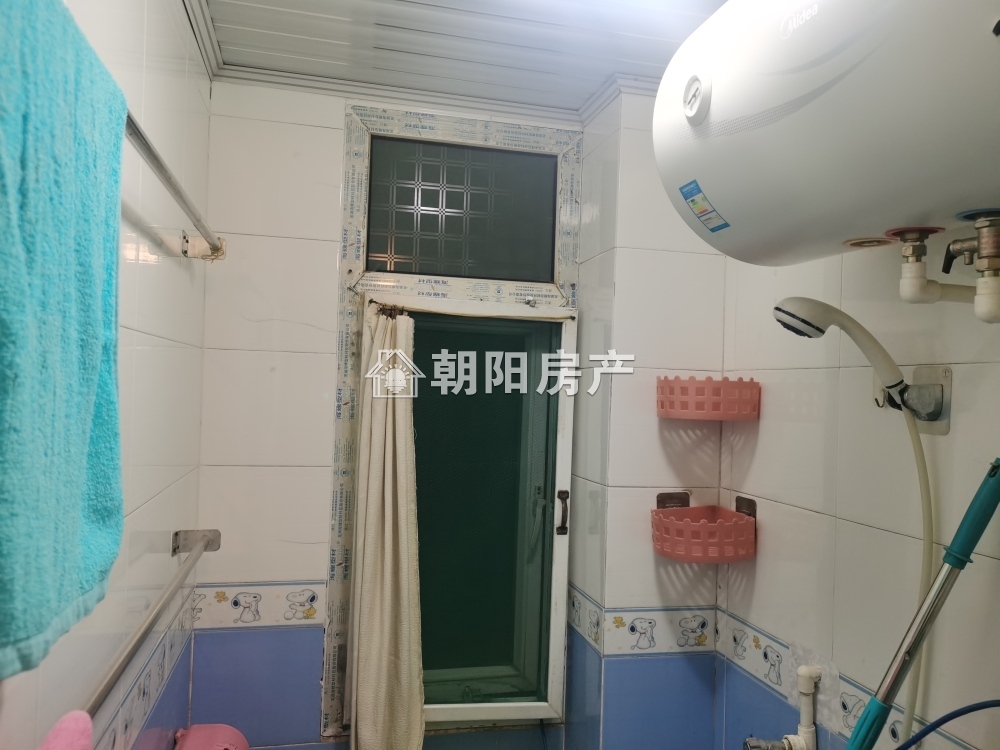 安装处大院 61平 精装两室 满两年 交通便利 采光好