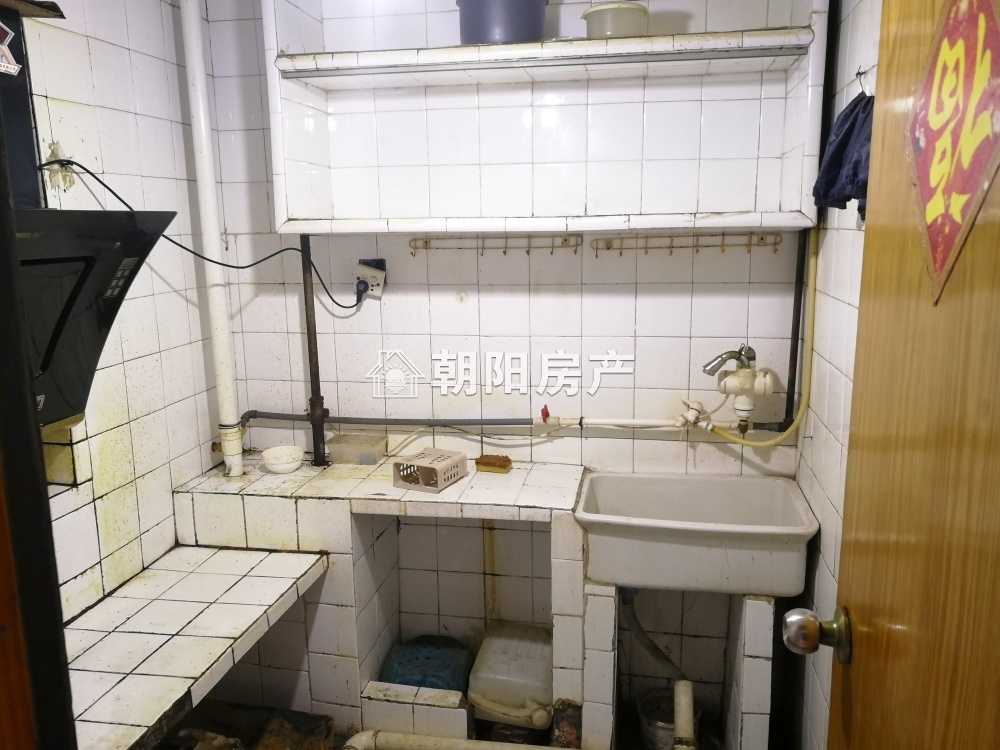 龙湖无线电二厂 62平 南向两室 单价2875元 交通便利