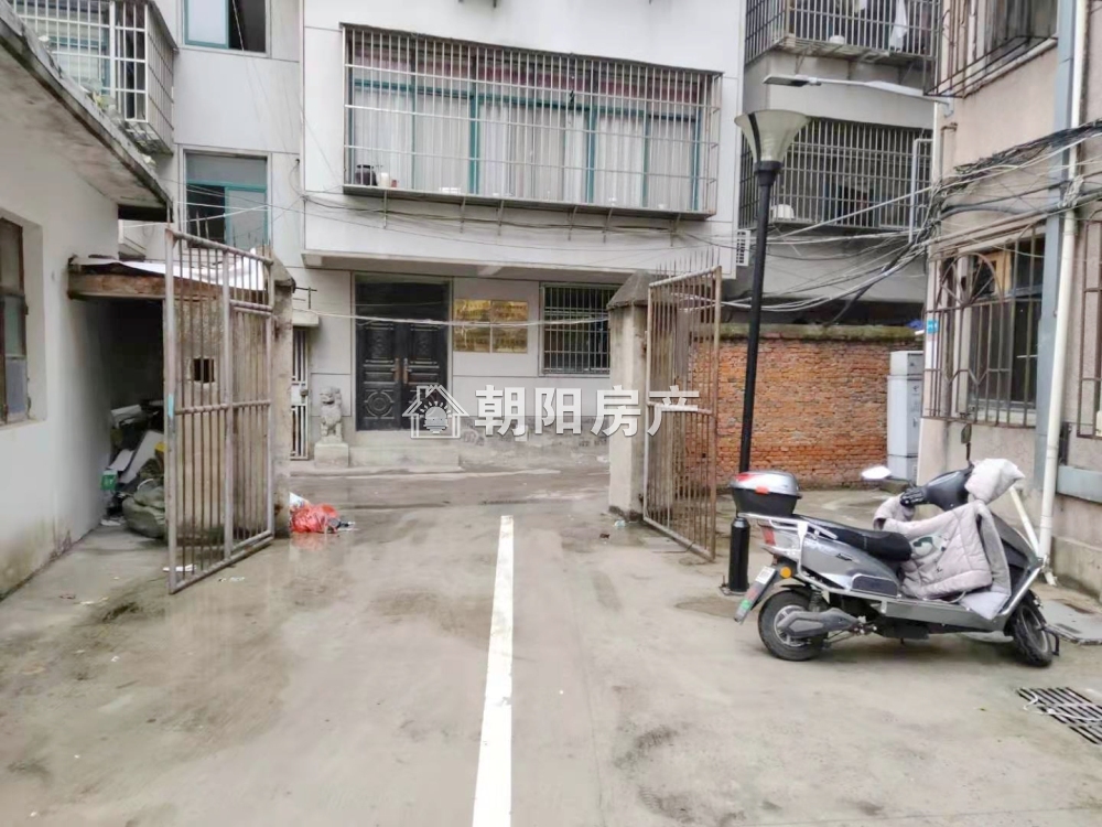 龙湖南路小刘庄 81平 南向两居 简装 单价2322元 交通便利