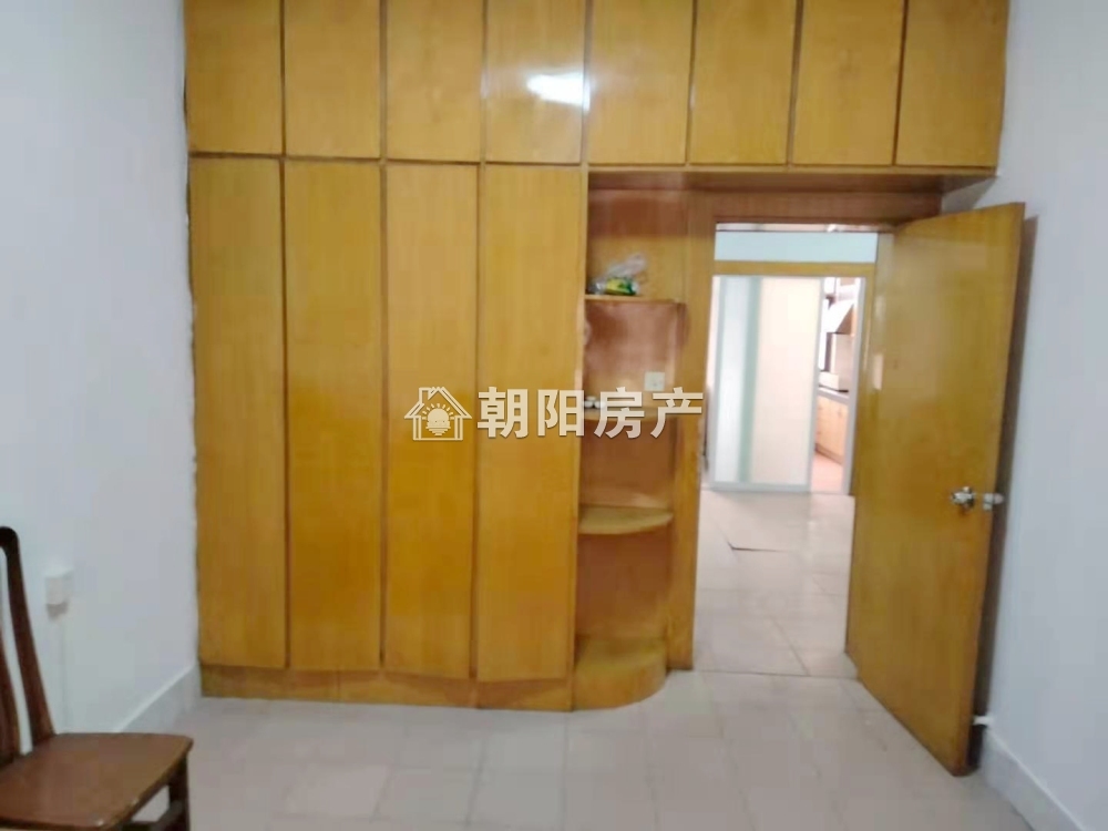 龙湖南路小刘庄 81平 南向两居 简装 单价2322元 交通便利