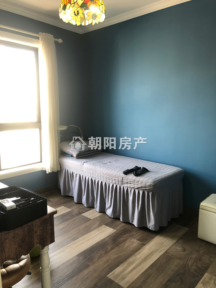 龙湖中心 134平 朝南三室精装 满五唯一 学区房 交通便利