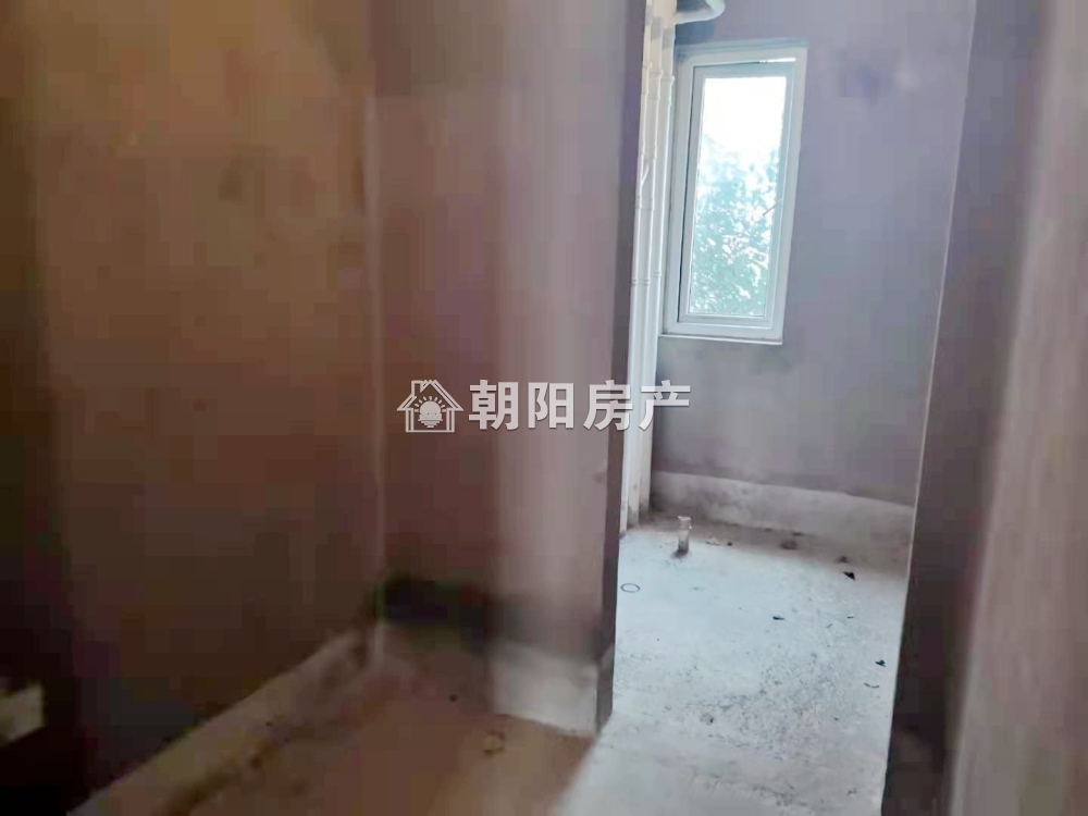 顺发泽润园 131平 南向三居两卫 满两年 交通便利