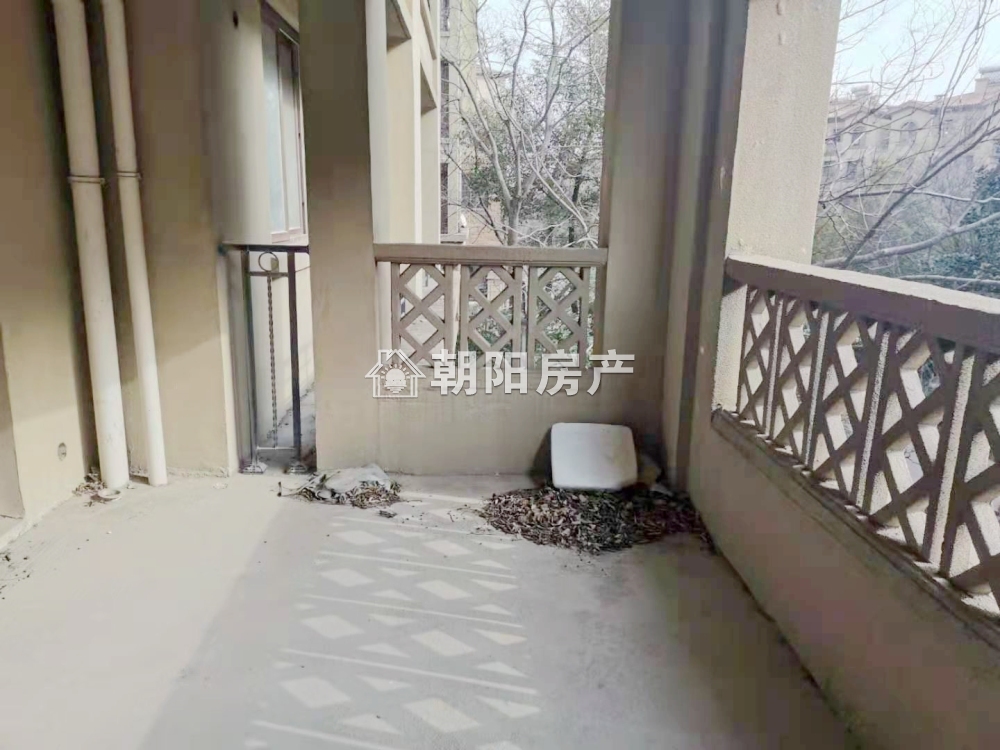 顺发泽润园 131平 南向三居两卫 满两年 交通便利