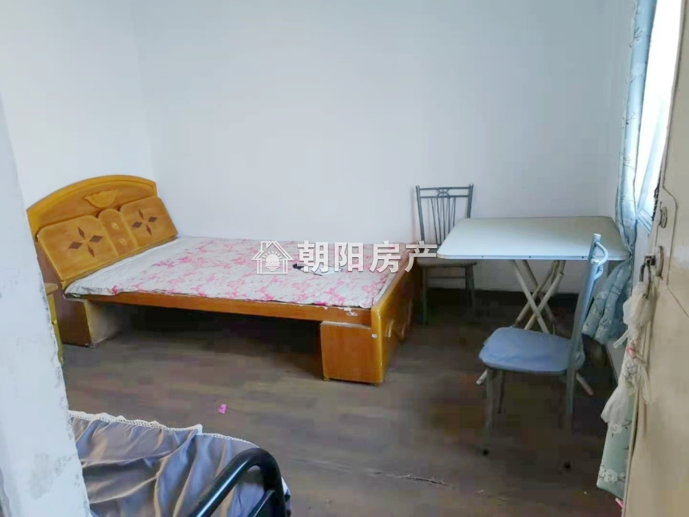 安装处大院 45平 一室一厅 交通便利 随时看房