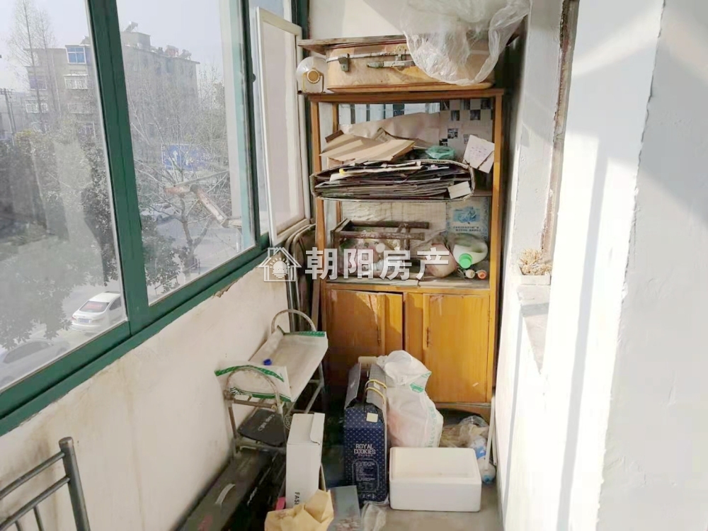 安装处大院 45平 一室一厅 交通便利 随时看房