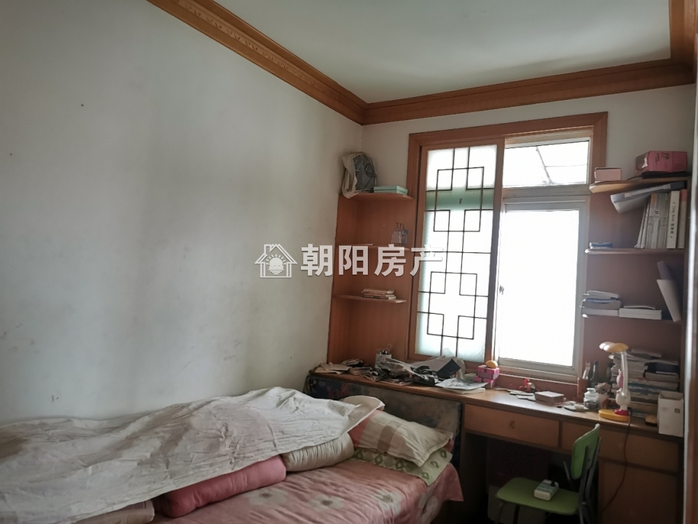 医药公司家属楼 95平 三室两厅 学区房 交通便利 采光好