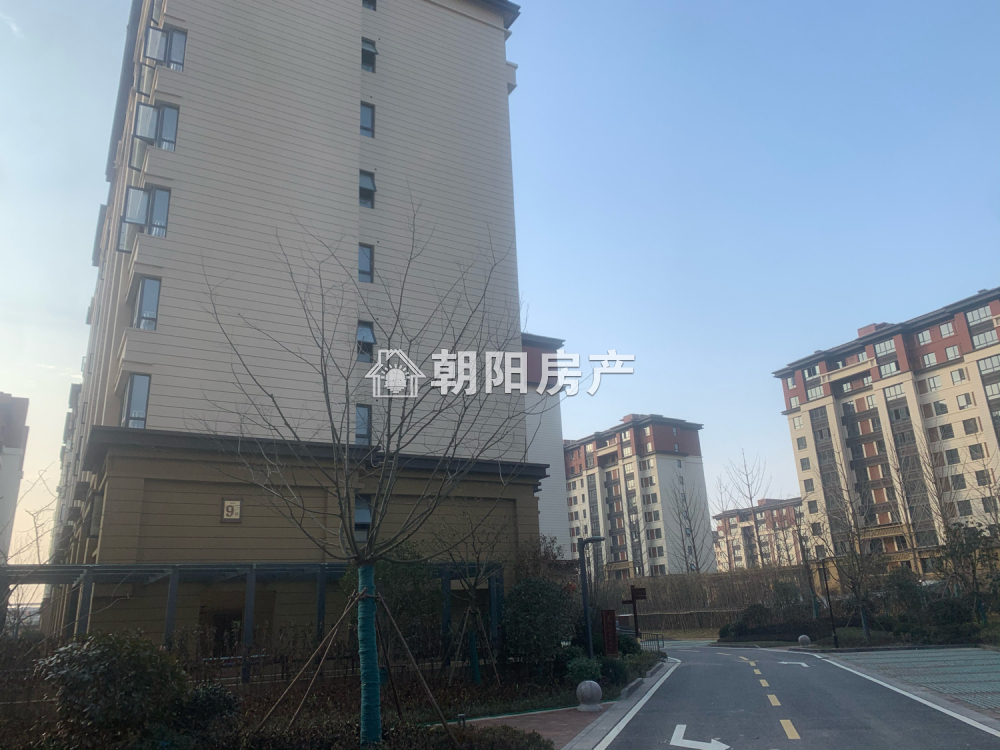 南山里 134平 南向三居 毛坯 交通便利