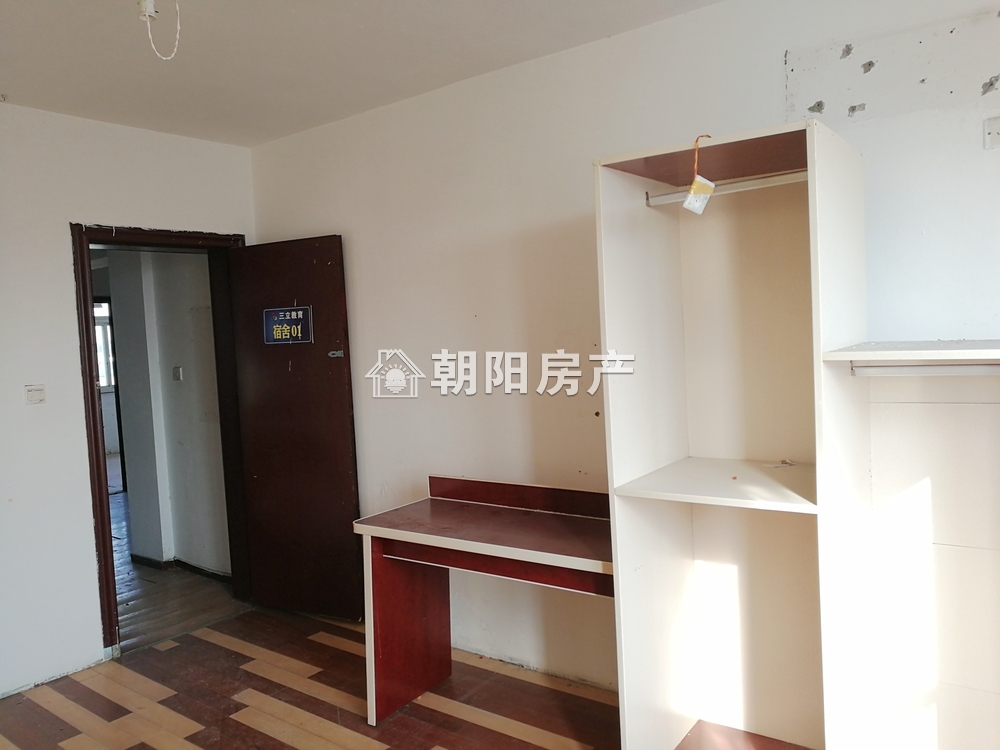 朝阳菜市场 110平 朝南三居 满两年 学区房 交通便利