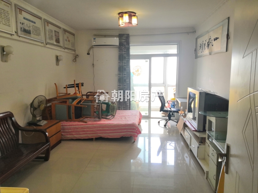 龙湖路一号 50平 东向精装一室一厅 交通便利随时看房