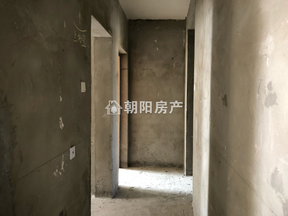 万茂华府 96平 南向三室二厅 毛坯高楼层 交通便利配套齐全