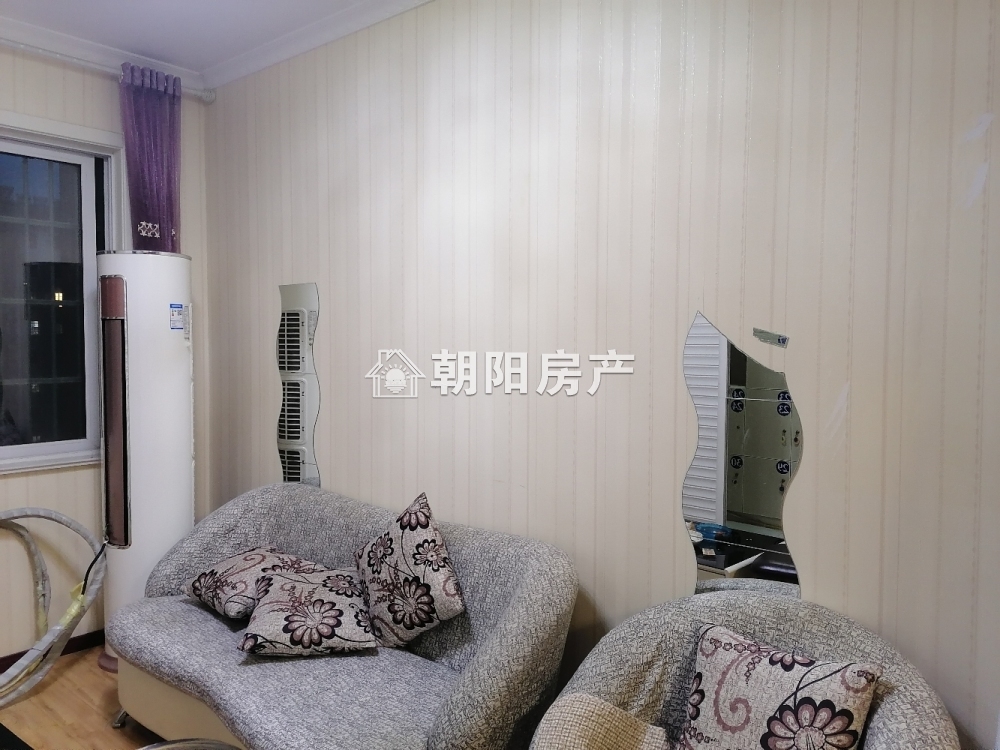 中环国际广场仕府3室2厅简装出售 交通便利