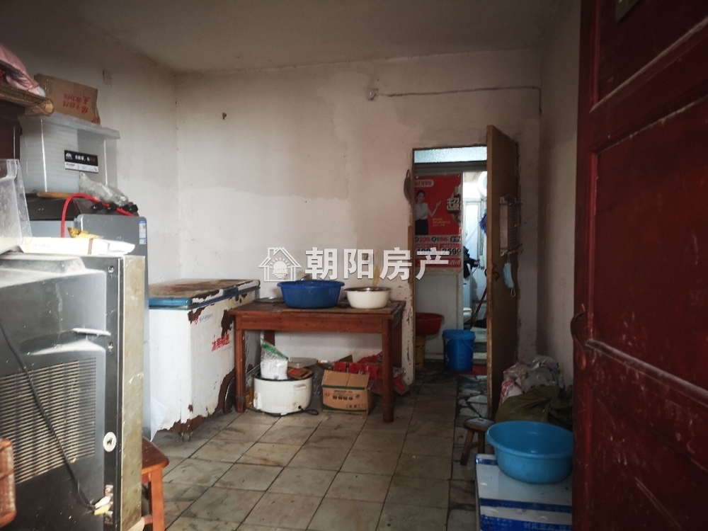 龙湖无线电二厂商住楼 68平 南向两室一厅 交通便利 简装