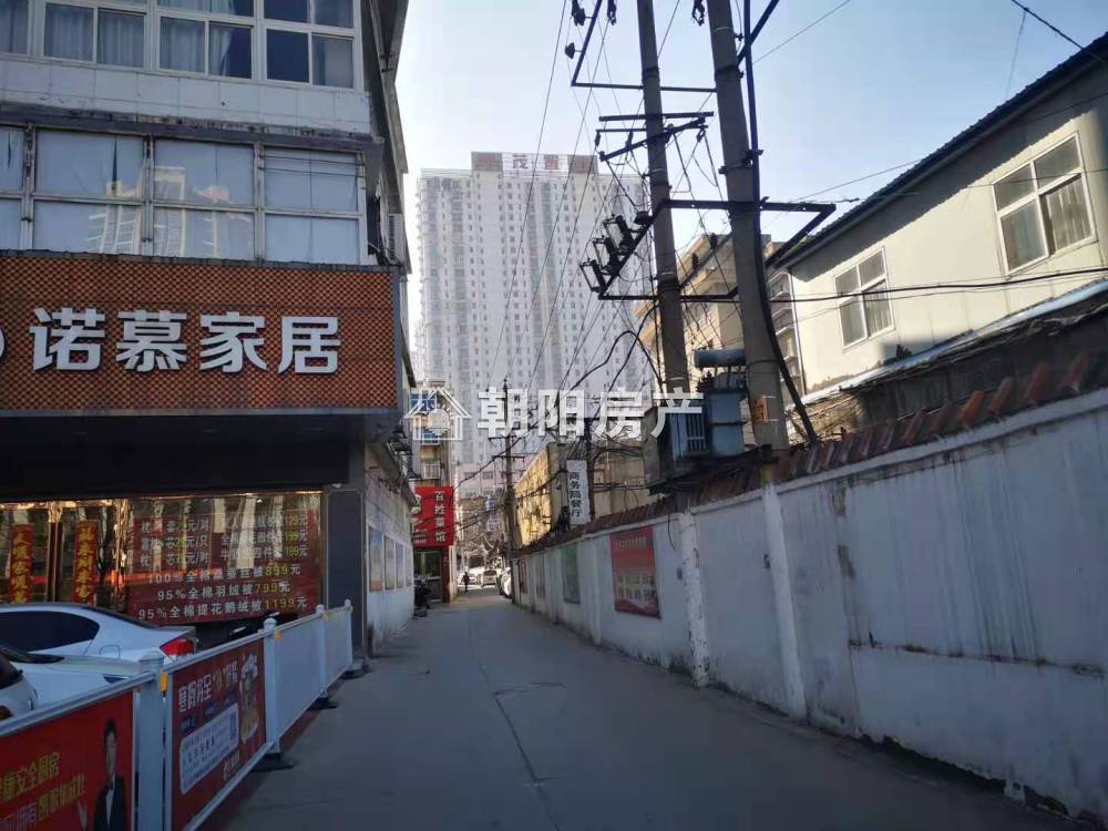 龙湖无线电二厂商住楼 68平 南向两室一厅 交通便利 简装