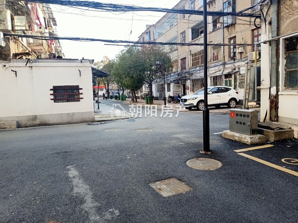 电建一公司厂外 62平 朝南两居 交通便利 随时看房
