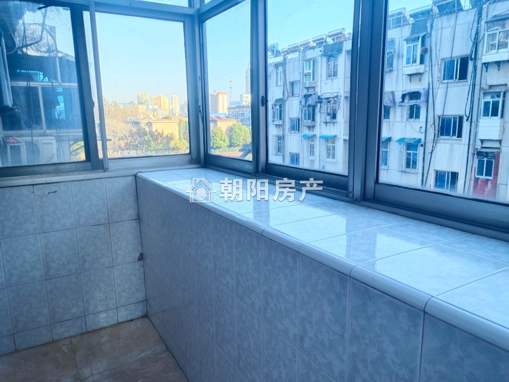 龙湖小区 85平 三室两厅 精装 满两年 学区房 单价3294元/平