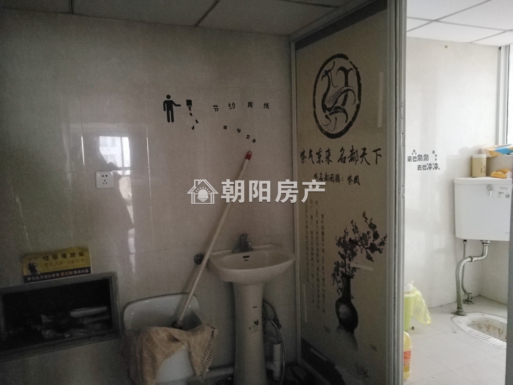 龙湖路一号 97平 东向两室两厅 简装 学区房 交通便利