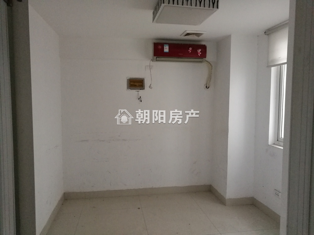 龙湖路一号 97平 东向两室两厅 简装 学区房 交通便利