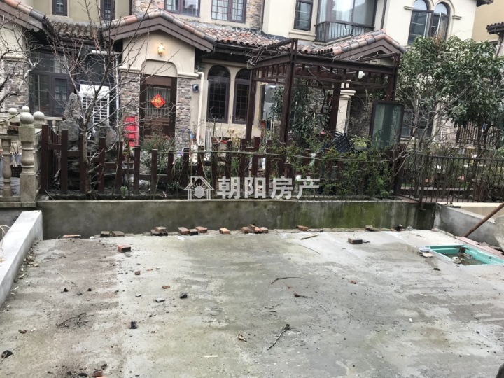 金地滟澜山联排别墅5室2厅毛坯好房出售-淮南山南新区