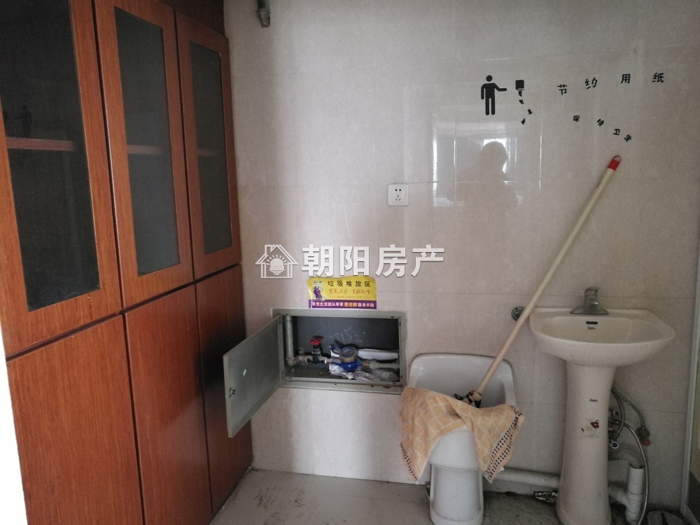 龙湖路一号 97平 东向两室两厅 简装 学区房 交通便利