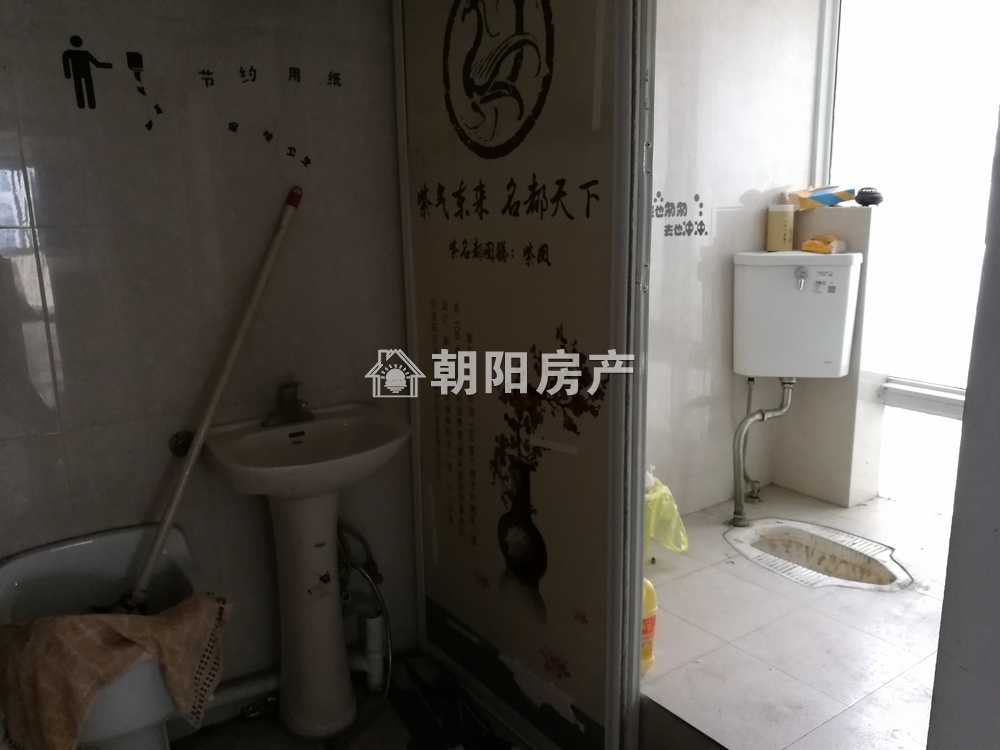 龙湖路一号 97平 东向两室两厅 简装 学区房 交通便利