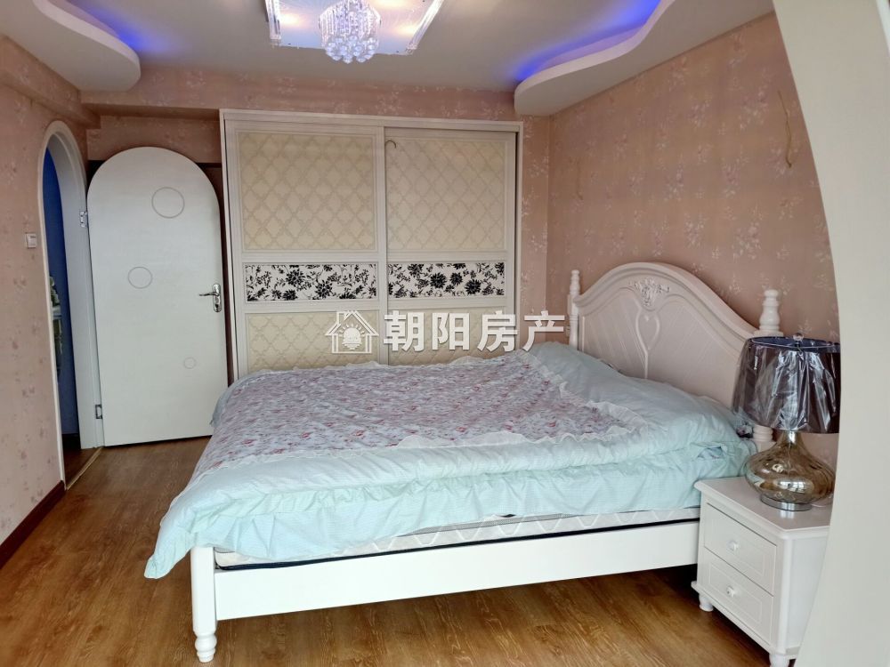D壹街区 86平 南向豪装三居 学区房 交通便利